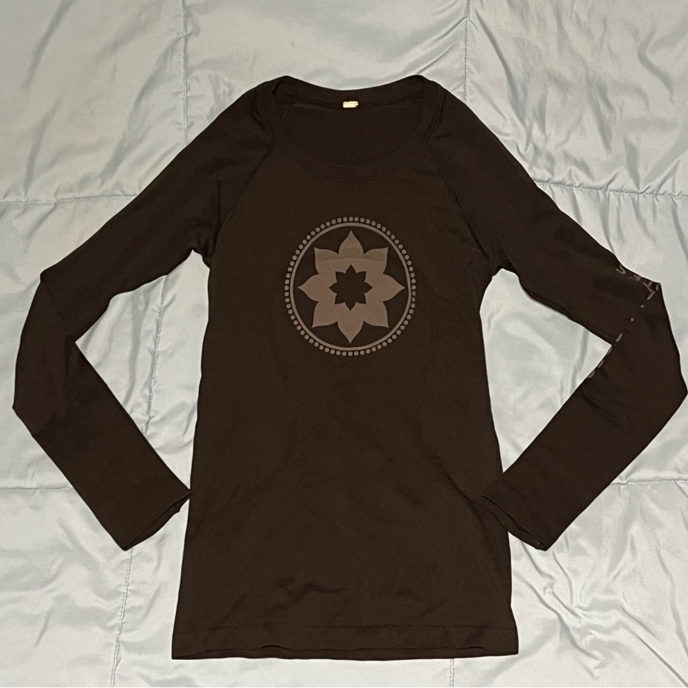 GUC XS Club Pilates x Lululemon Long Sleeve Top **RARE**